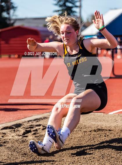 Thumbnail 3 in Rob Allen Twilight Invitational (Long Jump) photogallery.