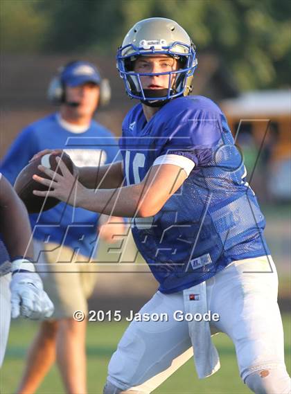 Thumbnail 2 in Station Camp @ Brentwood (Scrimmage) photogallery.