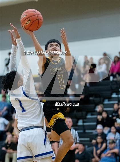 Thumbnail 2 in Edna vs. Lytle (UIL 3A Area Playoffs) photogallery.