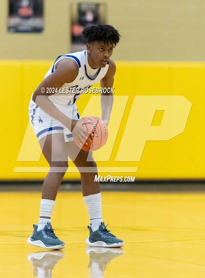 Thumbnail 3 in Edna vs. Lytle (UIL 3A Area Playoffs) photogallery.
