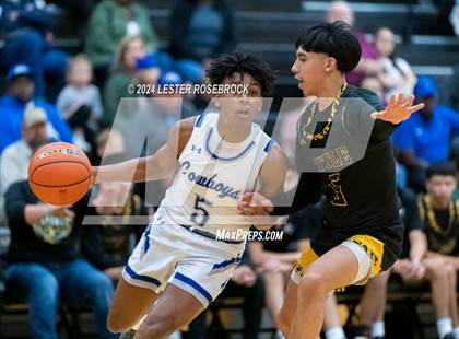 Thumbnail 3 in Edna vs. Lytle (UIL 3A Area Playoffs) photogallery.