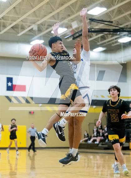 Thumbnail 1 in Edna vs. Lytle (UIL 3A Area Playoffs) photogallery.