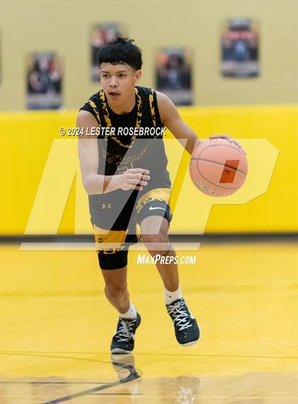 Thumbnail 1 in Edna vs. Lytle (UIL 3A Area Playoffs) photogallery.