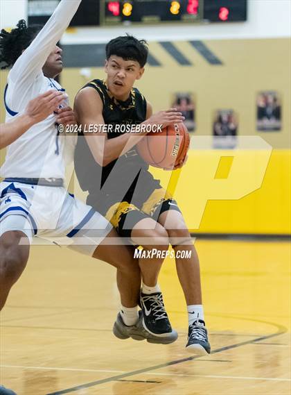 Thumbnail 2 in Edna vs. Lytle (UIL 3A Area Playoffs) photogallery.