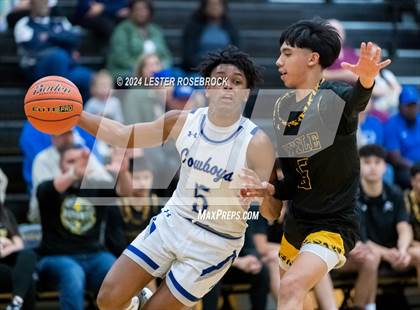 Thumbnail 1 in Edna vs. Lytle (UIL 3A Area Playoffs) photogallery.