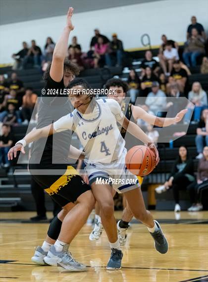 Thumbnail 3 in Edna vs. Lytle (UIL 3A Area Playoffs) photogallery.