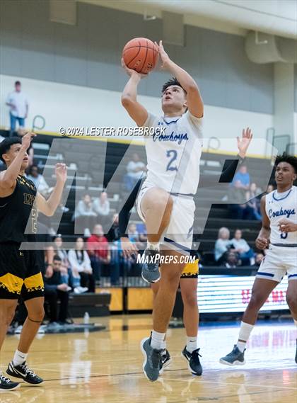 Thumbnail 1 in Edna vs. Lytle (UIL 3A Area Playoffs) photogallery.