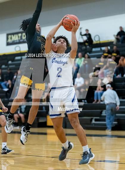 Thumbnail 2 in Edna vs. Lytle (UIL 3A Area Playoffs) photogallery.