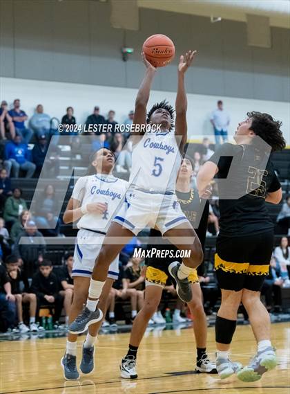 Thumbnail 2 in Edna vs. Lytle (UIL 3A Area Playoffs) photogallery.