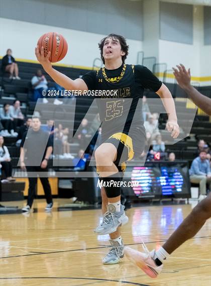 Thumbnail 3 in Edna vs. Lytle (UIL 3A Area Playoffs) photogallery.