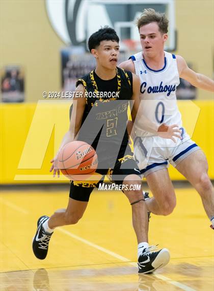Thumbnail 3 in Edna vs. Lytle (UIL 3A Area Playoffs) photogallery.