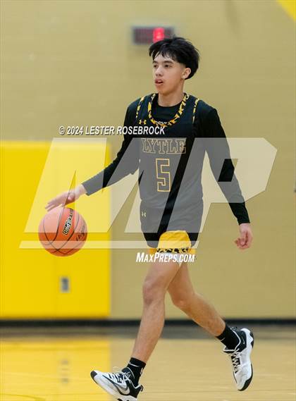 Thumbnail 3 in Edna vs. Lytle (UIL 3A Area Playoffs) photogallery.