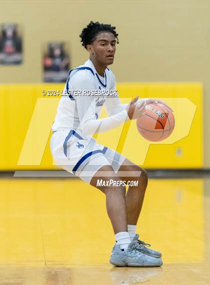 Thumbnail 3 in Edna vs. Lytle (UIL 3A Area Playoffs) photogallery.