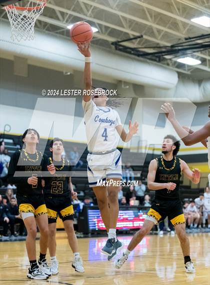 Thumbnail 3 in Edna vs. Lytle (UIL 3A Area Playoffs) photogallery.