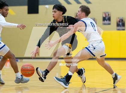 Thumbnail 3 in Edna vs. Lytle (UIL 3A Area Playoffs) photogallery.