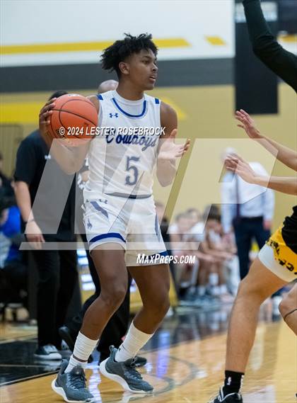 Thumbnail 1 in Edna vs. Lytle (UIL 3A Area Playoffs) photogallery.