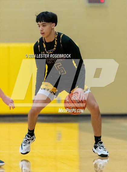 Thumbnail 2 in Edna vs. Lytle (UIL 3A Area Playoffs) photogallery.