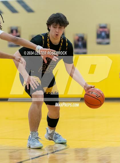 Thumbnail 2 in Edna vs. Lytle (UIL 3A Area Playoffs) photogallery.