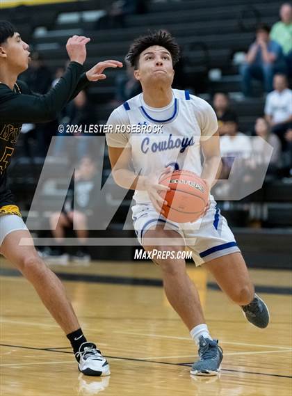 Thumbnail 1 in Edna vs. Lytle (UIL 3A Area Playoffs) photogallery.