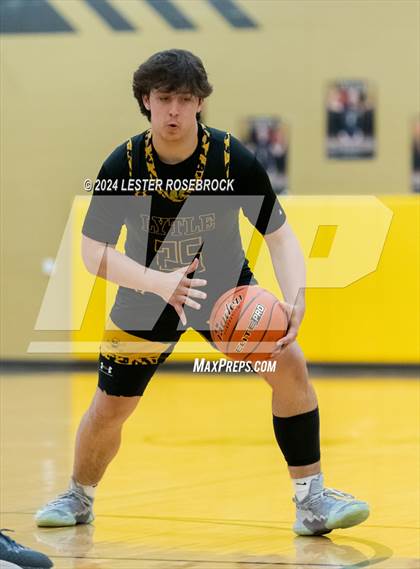 Thumbnail 1 in Edna vs. Lytle (UIL 3A Area Playoffs) photogallery.