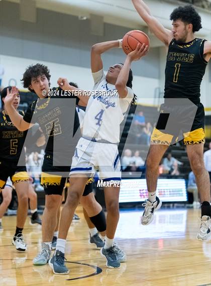 Thumbnail 1 in Edna vs. Lytle (UIL 3A Area Playoffs) photogallery.