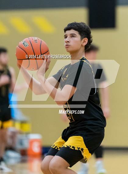 Thumbnail 3 in Edna vs. Lytle (UIL 3A Area Playoffs) photogallery.