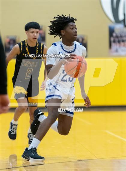 Thumbnail 1 in Edna vs. Lytle (UIL 3A Area Playoffs) photogallery.