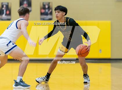 Thumbnail 2 in Edna vs. Lytle (UIL 3A Area Playoffs) photogallery.