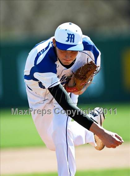 Thumbnail 2 in Midlothian vs. WT White (Robert Dulin Memorial) photogallery.
