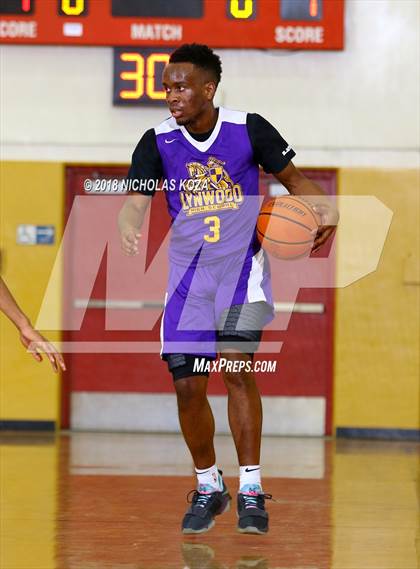 Thumbnail 3 in Lynwood vs. Dominguez photogallery.
