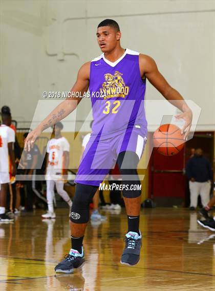 Thumbnail 3 in Lynwood vs. Dominguez photogallery.