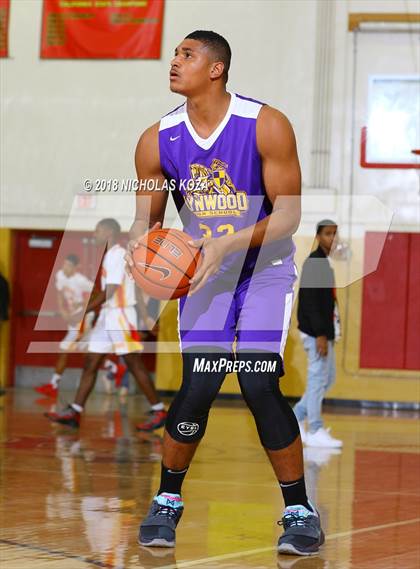 Thumbnail 3 in Lynwood vs. Dominguez photogallery.