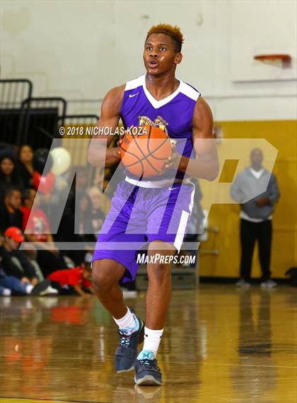 Thumbnail 2 in Lynwood vs. Dominguez photogallery.