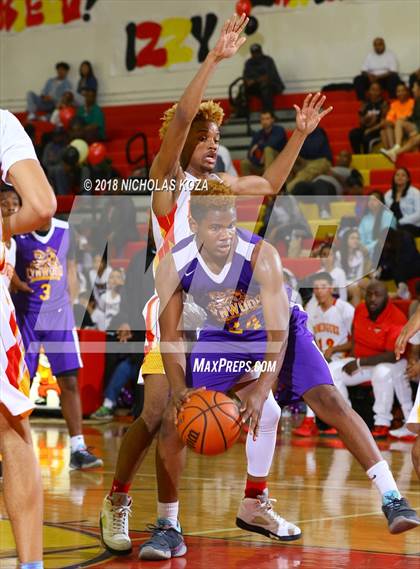 Thumbnail 3 in Lynwood vs. Dominguez photogallery.
