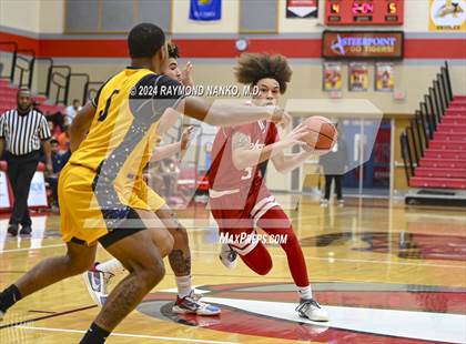 Thumbnail 3 in South Bend Riley vs Jeffersonville (Fishers Holiday Classic) photogallery.