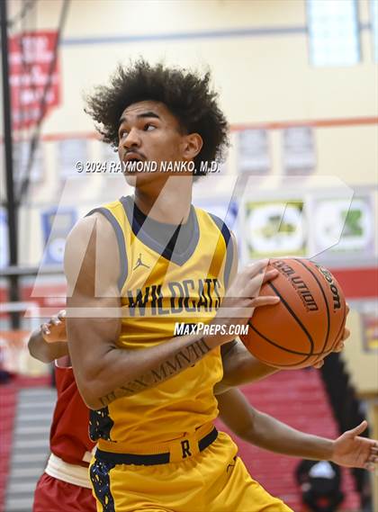 Thumbnail 1 in South Bend Riley vs Jeffersonville (Fishers Holiday Classic) photogallery.