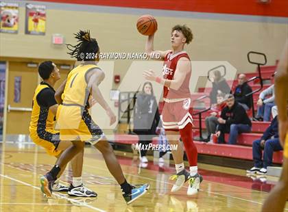 Thumbnail 1 in South Bend Riley vs Jeffersonville (Fishers Holiday Classic) photogallery.