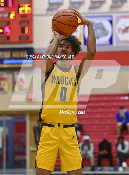 Thumbnail 3 in South Bend Riley vs Jeffersonville (Fishers Holiday Classic) photogallery.