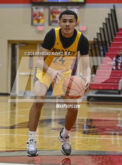 Thumbnail 2 in South Bend Riley vs Jeffersonville (Fishers Holiday Classic) photogallery.