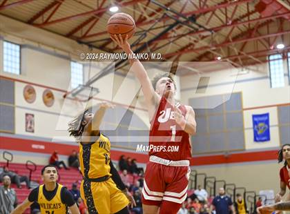 Thumbnail 2 in South Bend Riley vs Jeffersonville (Fishers Holiday Classic) photogallery.
