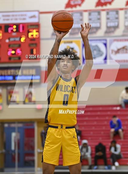 Thumbnail 1 in South Bend Riley vs Jeffersonville (Fishers Holiday Classic) photogallery.