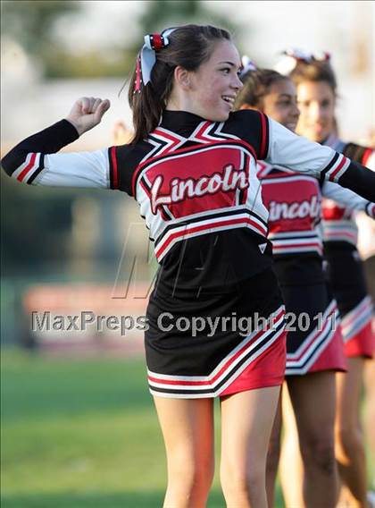 Thumbnail 1 in JV: Lincoln @ Tracy photogallery.