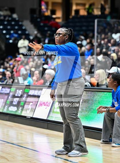 Thumbnail 1 in Wilcox County vs. Washington-Wilkes (GHSA A Division II Championship)  photogallery.