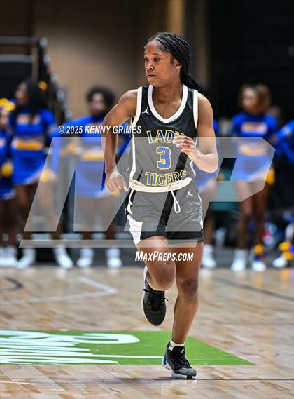 Thumbnail 3 in Wilcox County vs. Washington-Wilkes (GHSA A Division II Championship)  photogallery.