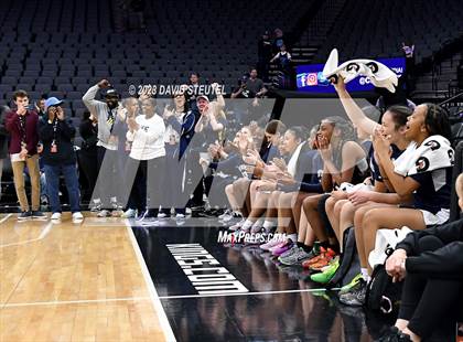 Thumbnail 3 in Los Osos vs. Colfax (CIF State D3 Final) photogallery.
