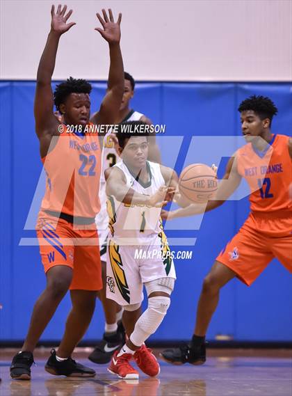 Thumbnail 2 in Central Florida Christian Academy vs. West Orange (Cancer Awareness Classic) photogallery.