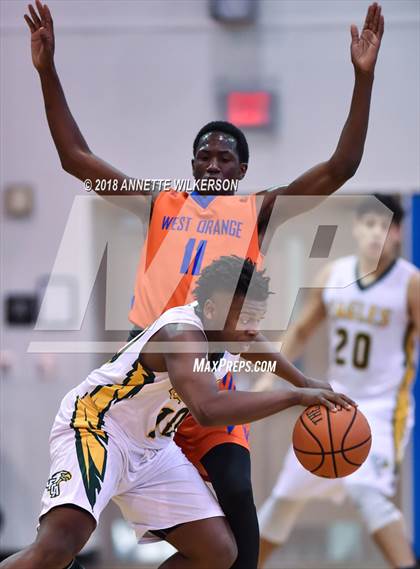 Thumbnail 3 in Central Florida Christian Academy vs. West Orange (Cancer Awareness Classic) photogallery.