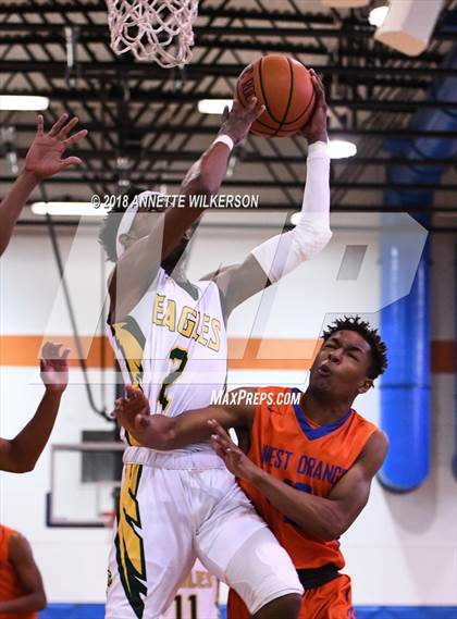 Thumbnail 3 in Central Florida Christian Academy vs. West Orange (Cancer Awareness Classic) photogallery.