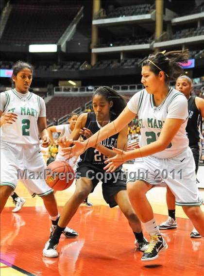 Thumbnail 2 in St. Mary's vs. Chandler (AIA State 5A-I Final) photogallery.