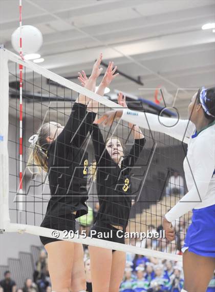 Thumbnail 3 in Gilbert vs Xavier (AIA Semifinal Playoff) photogallery.